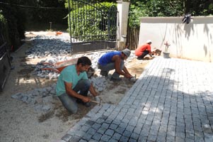 Equipe de paveurs sur chantier